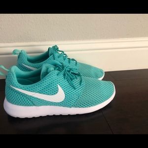 Roshe Run “Seaform Green”